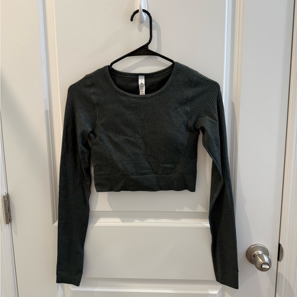 lululemon athletica ebb to street Dark Green Long Sleeve Crop Top w Built in bra